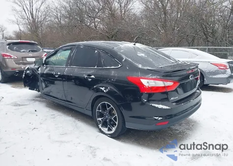 2012 Ford Focus Se z USA, uszkodzony, nr VIN 1FAHP3F2XCL326745